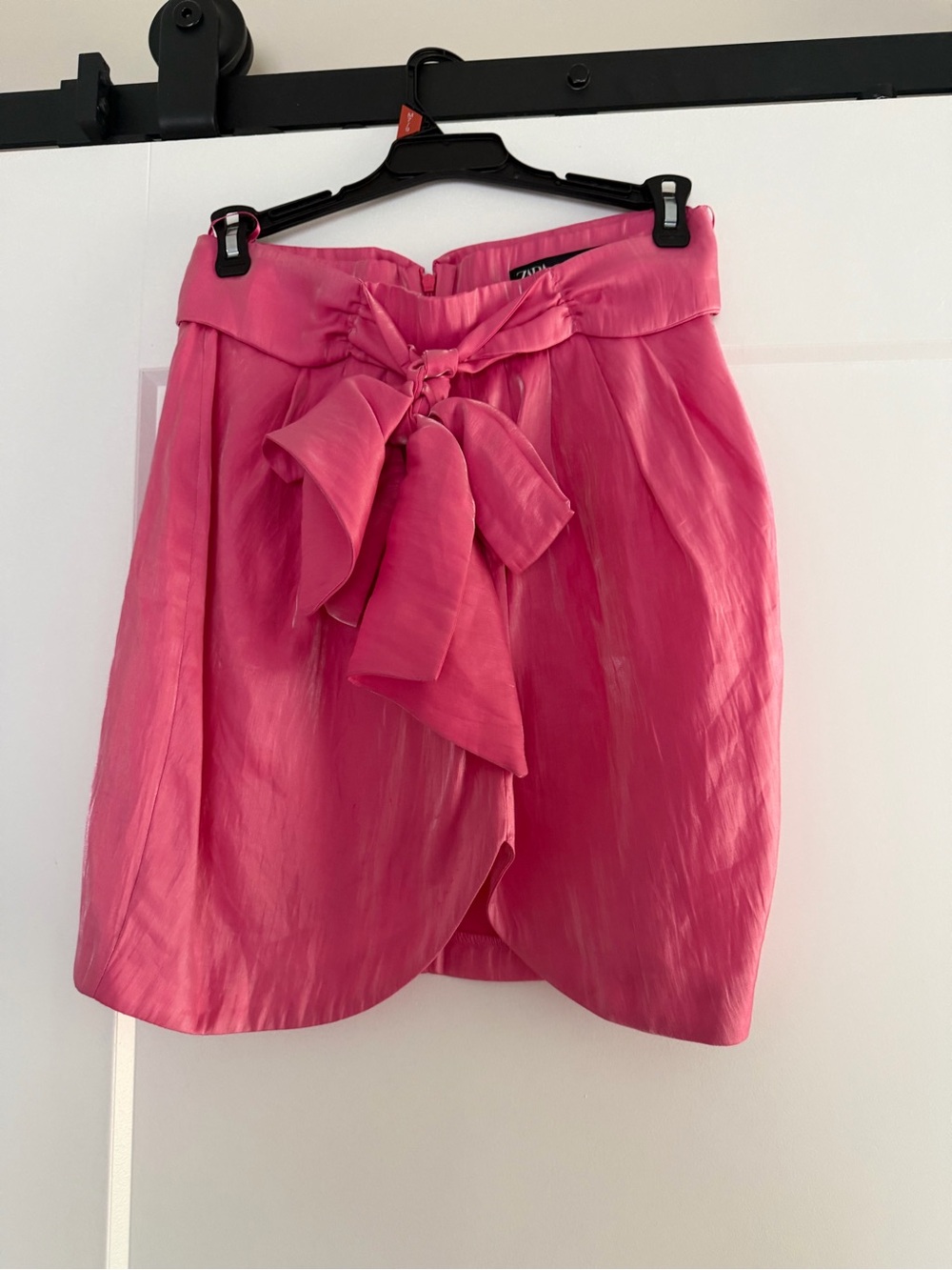 Zara Hot Pink Satin Shorts with Tie Waist - Picture 2 of 4
